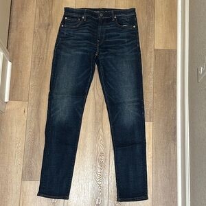 American Eagle Men's Dark Blue Straight Cut Jeans; Size 32 x 34